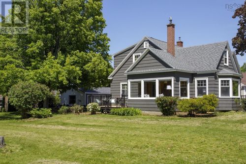 160 Cottage St, Berwick, NS, B0P1E0 | Card Image