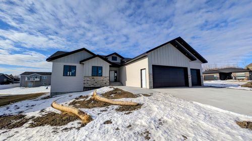 4008 Nickel St, Bismarck, ND, 58503-6982 | Card Image