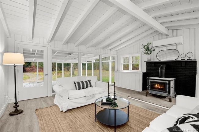 Family Room | Image 18