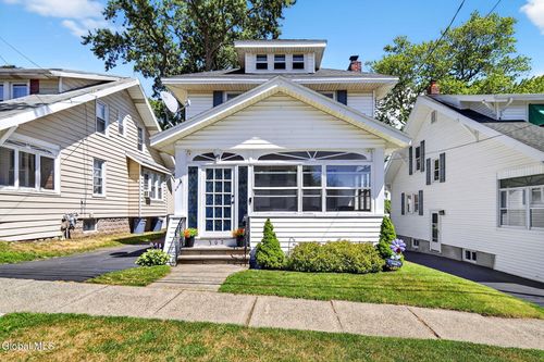 702 8th Ave, Watervliet, NY, 12189-3519 | Card Image
