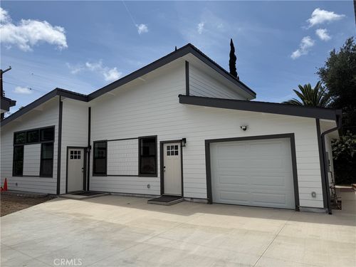6534 Shoup, West Hills, CA, 91307 | Card Image