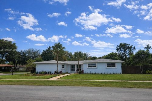 6800 Nw 7th St, Plantation, FL, 33317-1724 | Card Image