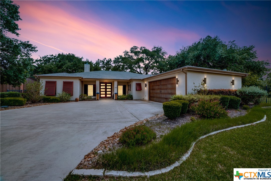 Nolan St, Seguin, TX 78155