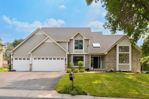 15539 Shadow Creek Rd, Maple Grove, MN, 55311-1519 | Card Image