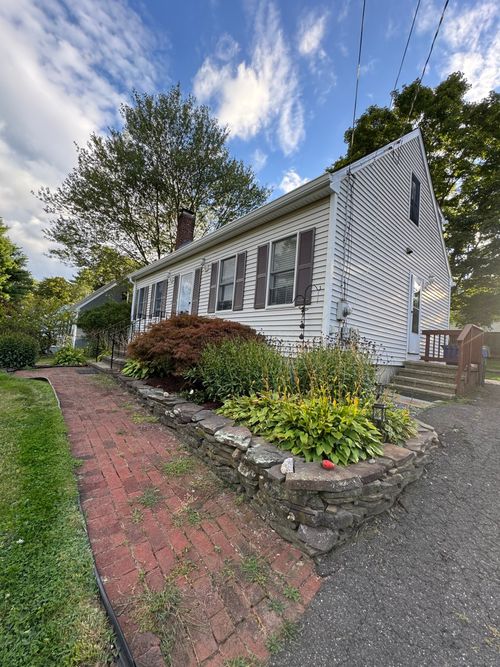 81 Dorothy Dr, Middletown, CT, 06457-5312 | Card Image