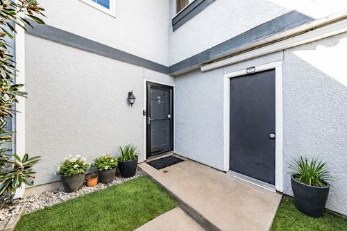 623 Ridgeline Dr, Hurst, TX, 76053-4747 | Card Image