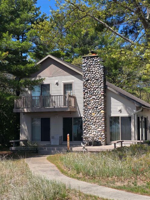 3694 N Us-23, Oscoda Charter Township, MI, 48750 | Card Image