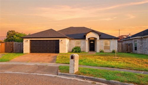 6906 Windy Cove Cir, Corpus Christi, TX, 78414-3964 | Card Image