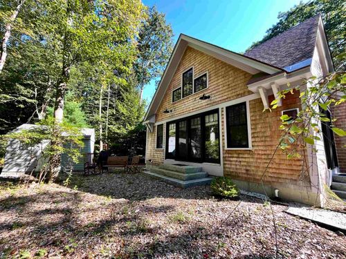 59 W Atlantic Ave, Rye, NH, 03870-2404 | Card Image