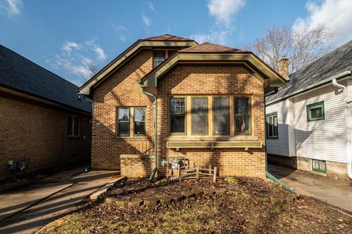 5113 N Elkhart Avenue, Whitefish Bay, WI, 53217 | Card Image