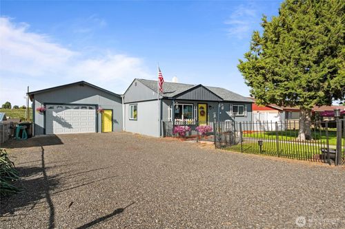 218 Calla Loop Nw, Royal City, WA, 99357-3000 | Card Image