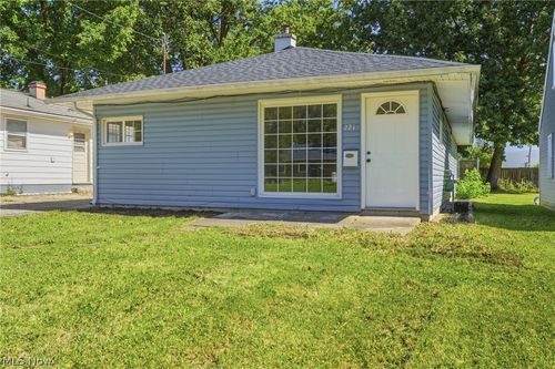 221 Carnegie, Youngstown, OH, 44515 | Card Image