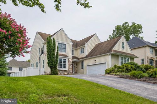 305 Langford Rd, Broomall, PA, 19008-3201 | Card Image