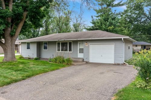 2016 Pine St, Hastings, MN, 55033-3326 | Card Image