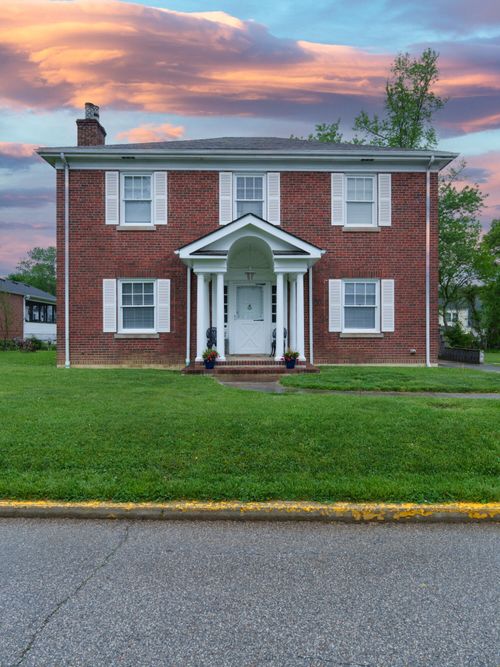 220 Bays Ave, Morehead, KY, 40351-1108 | Card Image