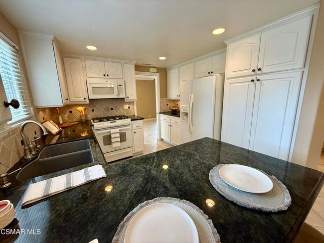 Kitchen 8 | Image 12