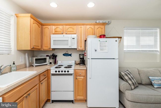 UNIT-106 - 2207 Surf Ave, Townhouse with 1 bedrooms, 2 bathrooms and null parking in North Wildwood NJ | Image 10