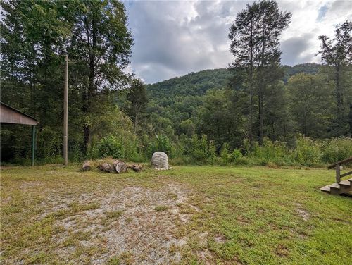 1015 Shell Creek Rd, Ferguson, NC, 28624-9055 | Card Image