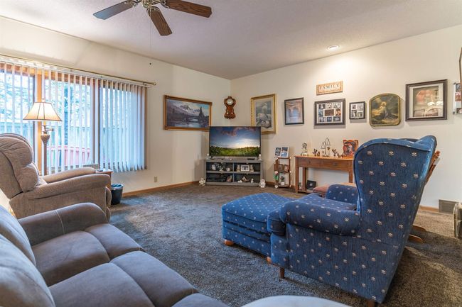 2912 W 4 Th St, Condo with 3 bedrooms, 2 bathrooms and null parking in Cedar Falls IA | Image 10