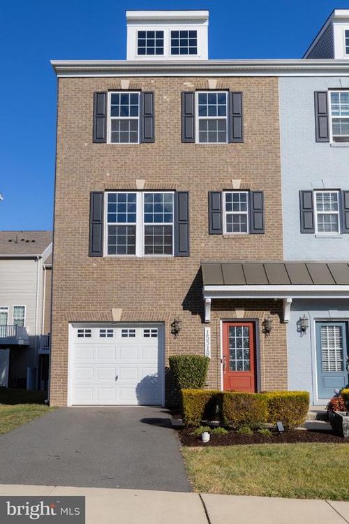 15318 Linville Creek Dr, HAYMARKET, VA, 20169-6289 | Card Image