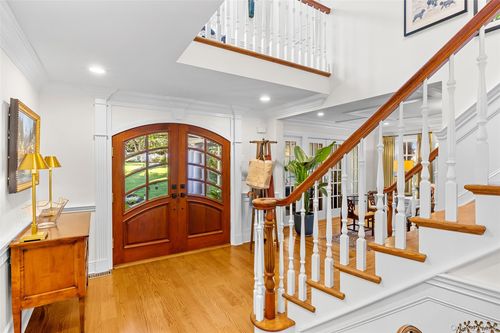 201 Prospect Rd, Centerport, NY, 11721-1149 | Card Image