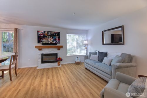 apt-c102-11527 Highway 99, Everett, WA, 98204-7864 | Card Image