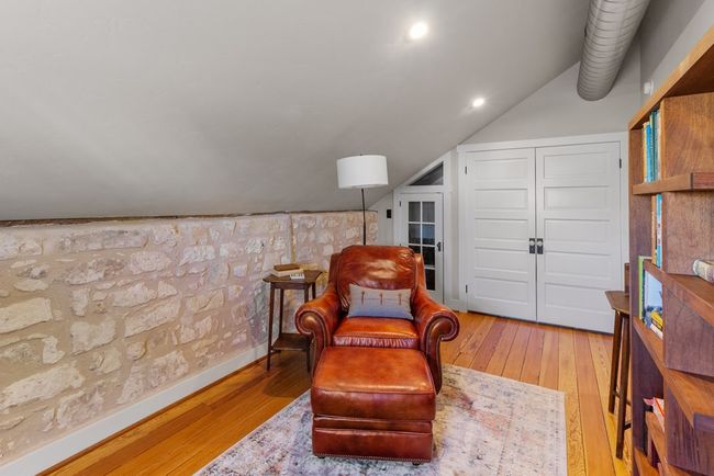 125 W San Antonio St, Home with 2 bedrooms, 3 bathrooms and 2 parking in Fredericksburg TX | Image 23