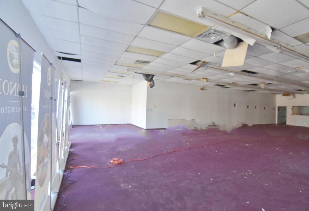 Commercial Lease in BURLINGTON 2