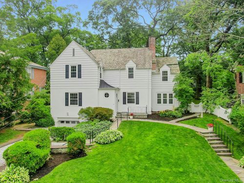 83 Parkway W, Mount Vernon, NY, 10552-1142 | Card Image