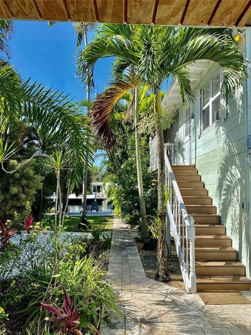 4-1310 Ne 30th St, Oakland Park, FL, 33334-4432 | Card Image