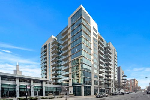 1002a-125 S Green St, Chicago, IL, 60607-3717 | Card Image