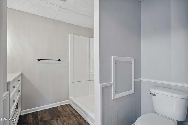 downstairs bath | Image 38