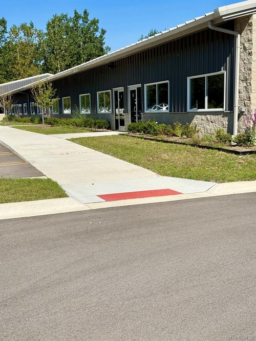 6060 Schooner St, Van Buren Twp, MI, 48111-5371 | Card Image