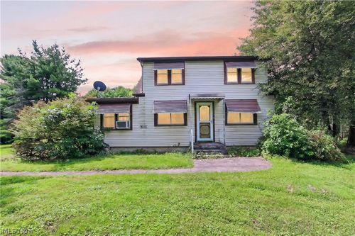 8476 Ravenna Road, Twinsburg, OH, 44087 | Card Image