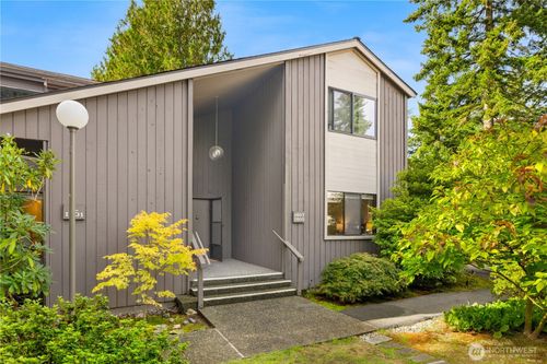1605 Ne 143rd St, Seattle, WA, 98125-3233 | Card Image