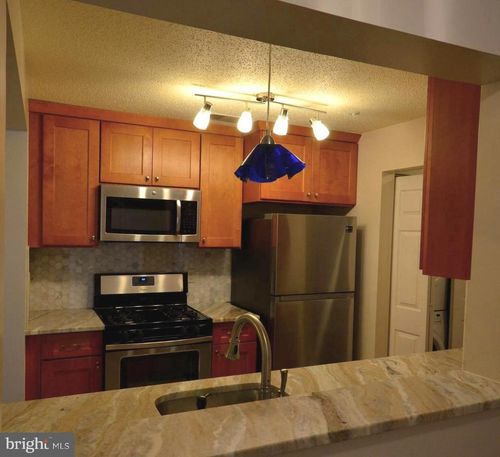 apt-6-5-10009 Vanderbilt Cir, ROCKVILLE, MD, 20850-4696 | Card Image