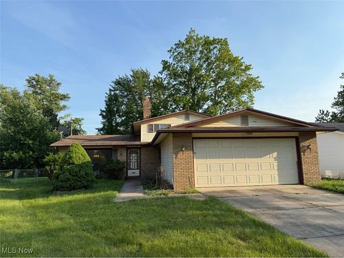 25450 Ronan Rd, Bedford Heights, OH, 44146-3973 | Card Image