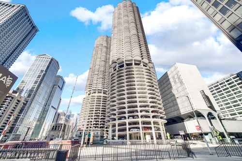 apt-2126-300 N State St, Chicago, IL, 60654-5405 | Card Image