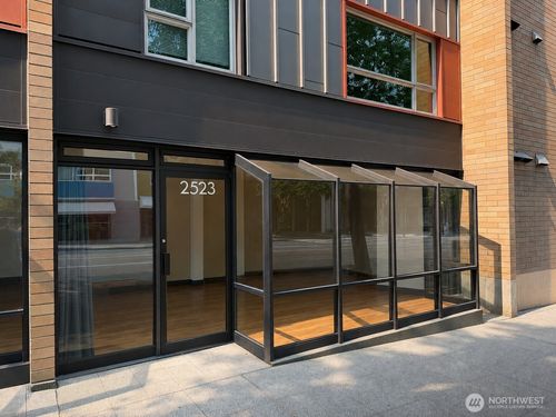 r-2523 1st Ave, Seattle, WA, 98121-1302 | Card Image