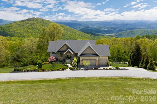 85-332 Summerset Dr, Hendersonville, NC, 28792-6827 | Card Image