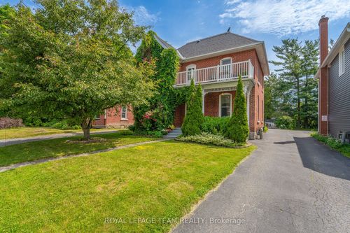 241 John St N, Arnprior, ON, K7S2P3 | Card Image