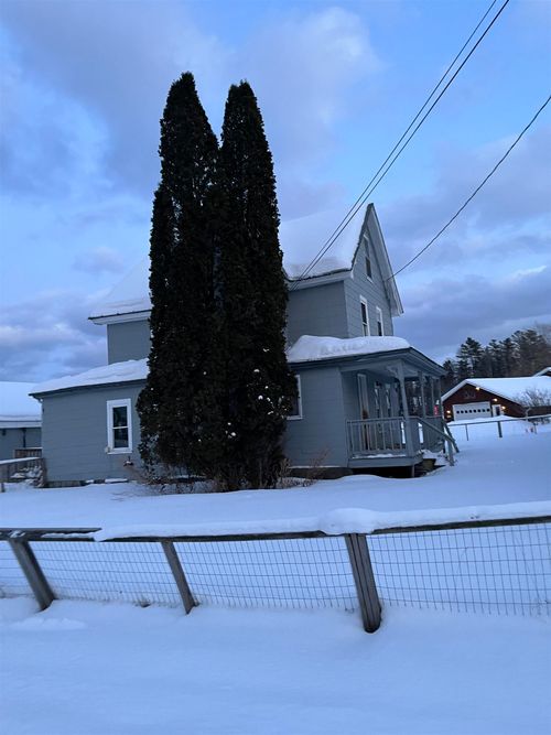 9 Prospect St, East Barre, VT, 05649-3051 | Card Image