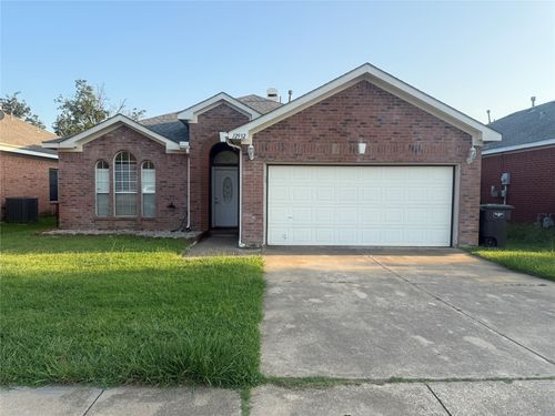 12932 Honey Locust Cir, Euless, TX, 76040-7153 | Card Image