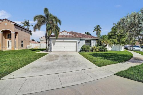 18951 Nw 10th Ter, Pembroke Pines, FL, 33029-2930 | Card Image