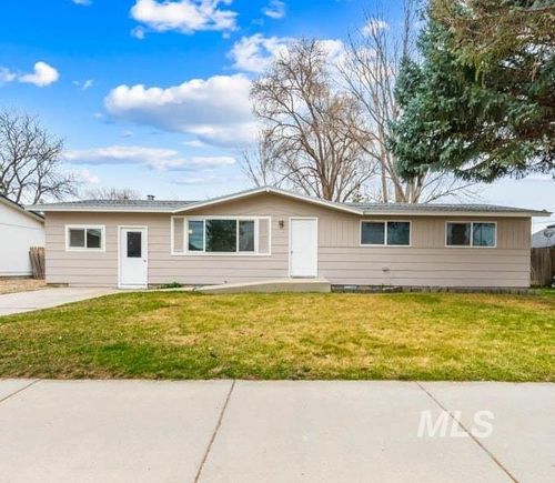 456 N School, Kuna, ID, 83634 | Card Image