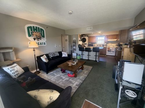 1803-15 S Shafer, Athens, OH, 45701 | Card Image