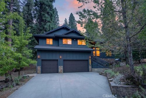 915 Golf Club Rd, Westwood, CA, 96137-9526 | Card Image