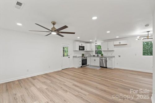 3030 Mac Dr, Hudson, NC, 28638-8779 | Card Image