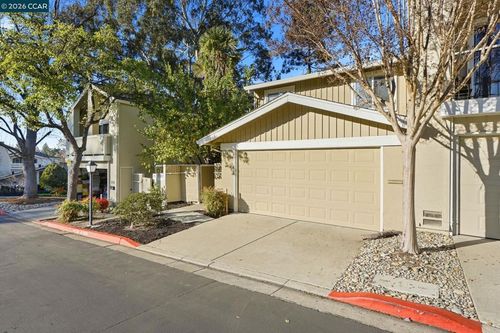 208 Siskiyou Ct, Walnut Creek, CA, 94598-2115 | Card Image