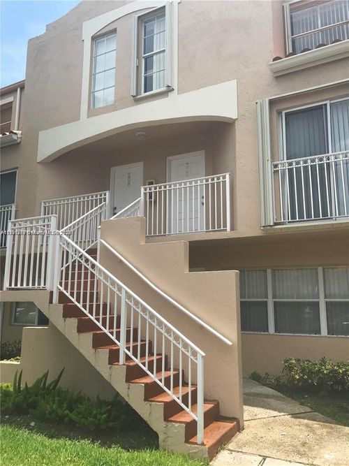 apt-208-8670 Nw 6th Ln, Miami, FL, 33126-3844 | Card Image